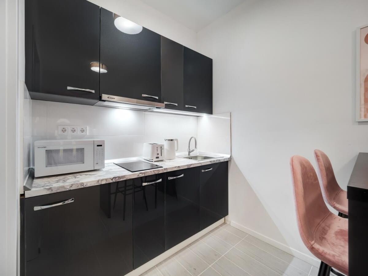 Cute Central Studio With Ac Budapest Luaran gambar