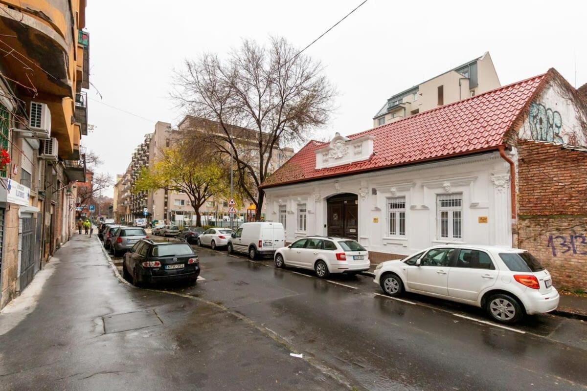 Cute Central Studio With Ac Budapest Luaran gambar