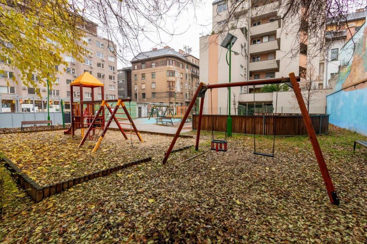 Cute Central Studio With Ac Budapest Luaran gambar